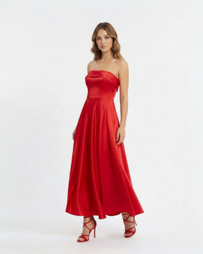 Trägerloses Satin-Midikleid E339