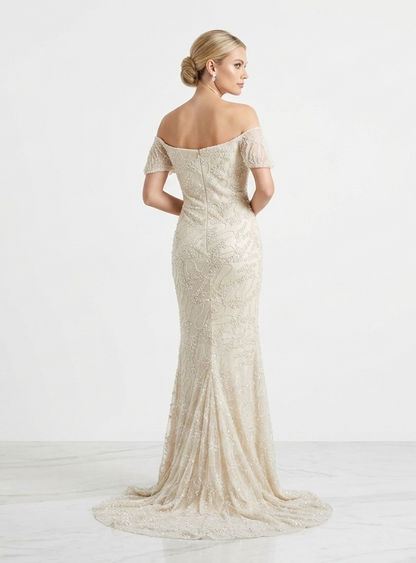 Elegantes schulterfreies Abendkleid mit Pailletten und hohem Beinschlitz in Schokobraun Beschreibung:e398